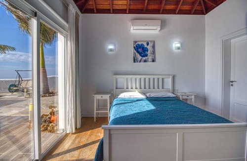 El Jesus Villa | Villa Diamante – Holiday villa with infinity pool & sea views in Tijarafe
