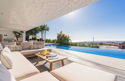 New Golden Mile Villa | Villa Flamingo - Modern Villa in Los Flamingos