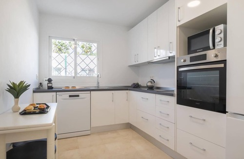 Guadalmina House | Villa Guadalmina Golf with a private pool