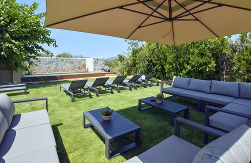 Sa Cabaneta Villa | Villa 'Hort Des Padri' with Private Pool, Wi-Fi, and Air Conditioning