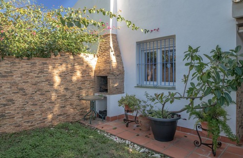 Los Gallos-Cerromolino Villa | Villa 'La Barrosa A 800 Mts Playa' with Private Terrace, Wi-Fi and Air Conditioning