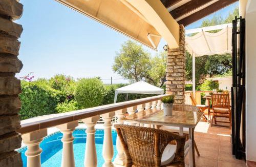 Cala en Porter Villa | Villa Mari - con piscina privada y jardin en Calan Porter