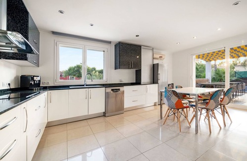 Palma de Mallorca House | Villa SOL FELOSTAL, 130m zum Strand, nahe Airport und Palma Zentrum by Interhome