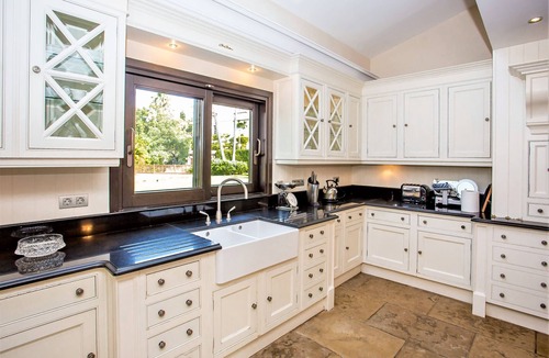 Elviria Villa | Villa Sunsets - charming villa in residential area in Elviria