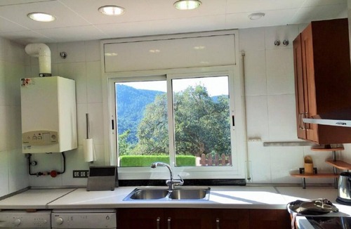 Lloret de Mar House | Villa Tropics. Ideal for families, young people, athletes . pets are allowed
