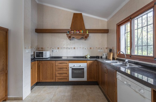 Arenas Villa | Villa "Virginia Peace & Quiet" with Mountain View, Pool, Terrace & Wi-Fi