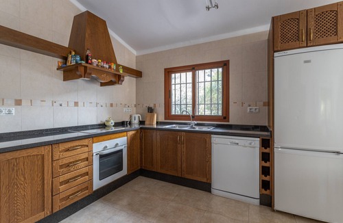 Arenas Villa | Villa "Virginia Peace & Quiet" with Mountain View, Pool, Terrace & Wi-Fi