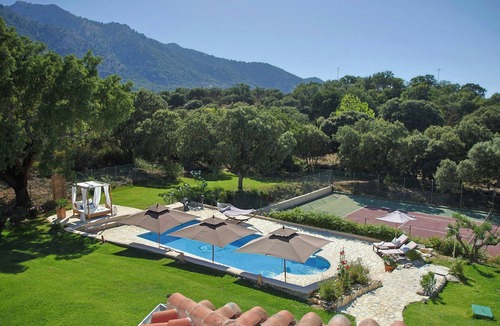 Alhama de Granada House | Villa with pool and jacuzzi near Granada