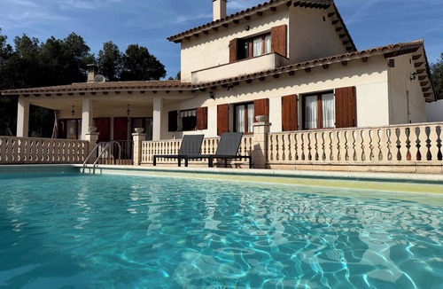 Castellet i la Gornal Villa | Villa with private pool - BBQ - 11 pers - 5 bedrroms