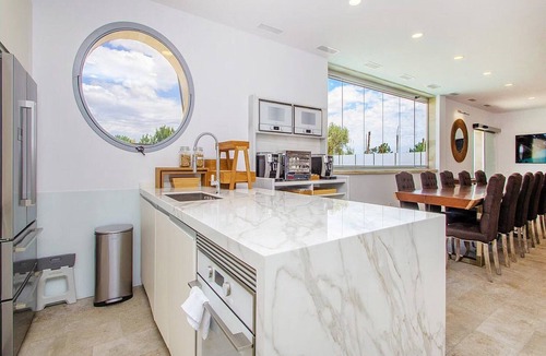 Establiments Villa | Villa with salt water pool