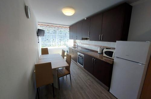 Sardinero Apartment | Vivienda Lago Sardiñeiro by INCostadaMorte