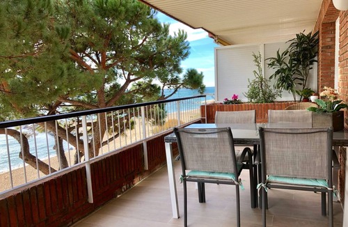 Arenys de Mar Apartment | Wohnung an der Strandpromenade by Interhome
