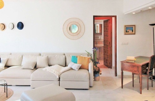 Bell Horizo House | Wonderful private villa for 10 people with WIFI, A/C, private pool, TV, patio and parking