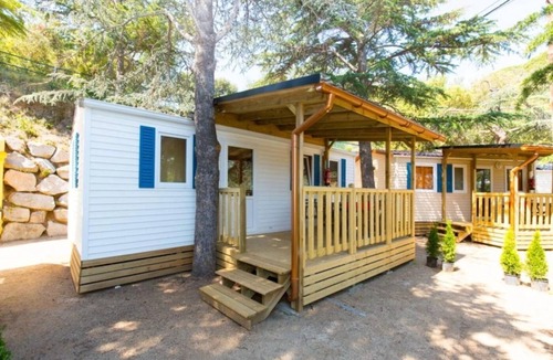 Calella House | ZEcamping 3 étoiles 200m plage piscine chiens acceptés locatif TV BBQ clim