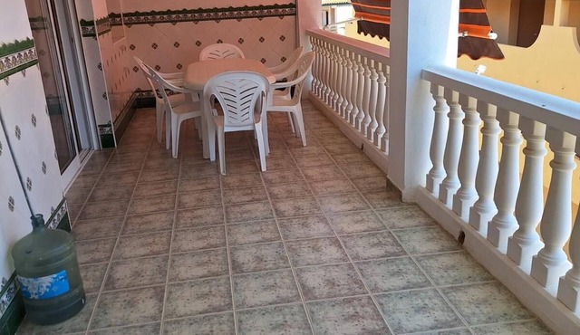 3-bedroom apartment 100 m from the beach