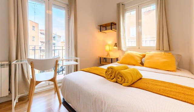 3-bedroom flat with balcony and all amenities in Madrid Tempory PDD82B