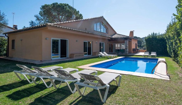 5 bedroom house in Begur with private pool and garden Ref.H53