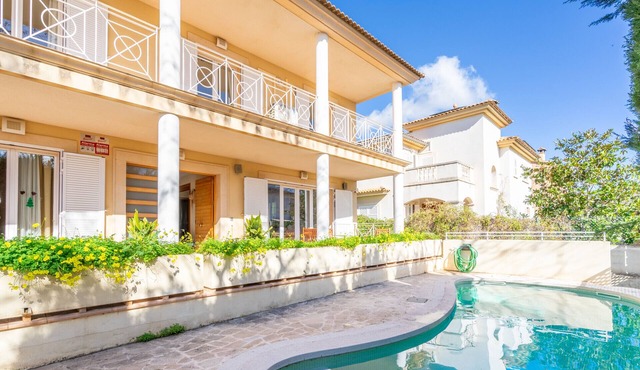 Aimima - with private swimming pool