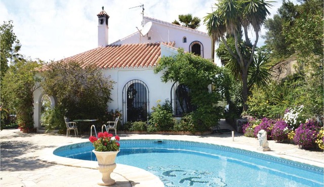 Amazing Home In Algarrobo