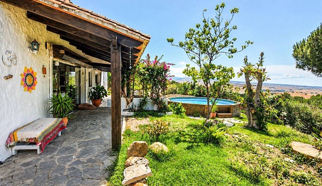 Amazing home in Tarifa with WiFi