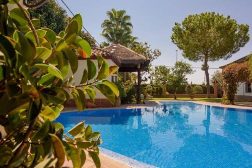 Andalusian Villa w/Pool, Garden & Barbecue