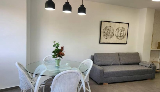 Apartamento en Les Alqueries con aire acondicionado