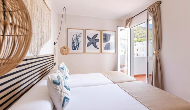Apartamentos Ses Veles
