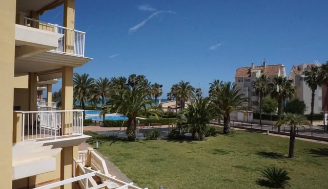 Apartment ESTRELLA DEL MAR I on the beachfront in Denia