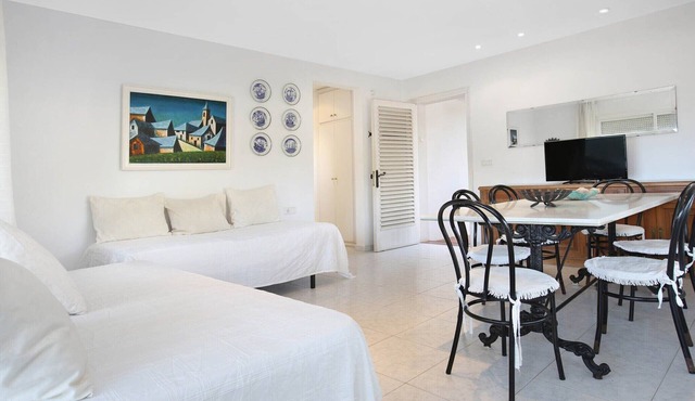 Apartment in Llafranc near Sandy Beach