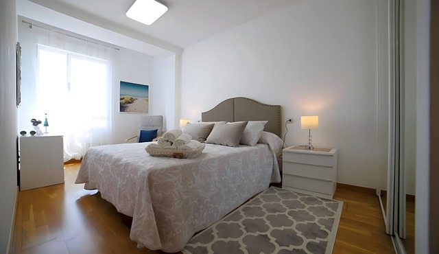 Apartment 'Playa Arbeyal Garaje' with Wi-Fi