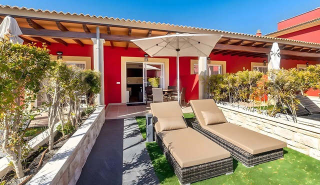 Apartment 'Standard 12' with Shared Pool, Wi-Fi and Air Conditioning