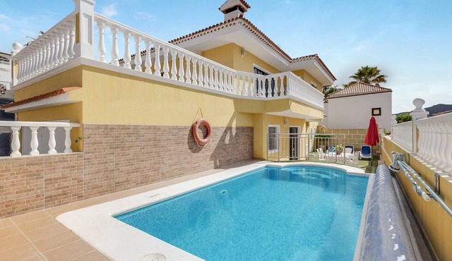 Apartment Villasol Pet-Friendly, with Pool, Wi-Fi, Terrace, Mountain and Sea Views