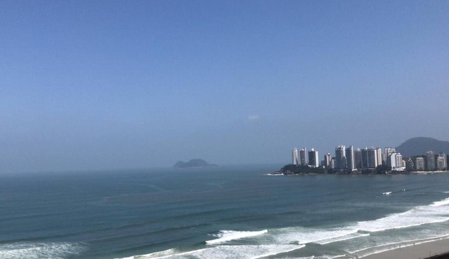 Apt Pitangueiras 3 bedrooms 3 bathrooms Stunning sea view.
