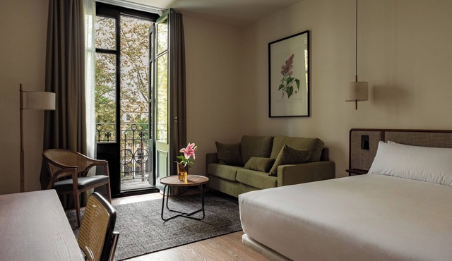 Batimont Suites & Apartments