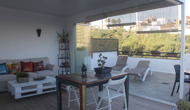 Beautiful penthouse on the coast, with large terrace, sea views and Wifi