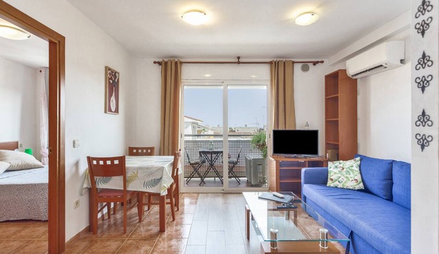 Berni's House Palafolls Apartment: Sea Views, Private Terrace & Air Conditioning