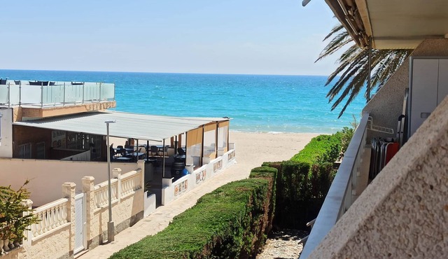 Bikini - Nice apartment in 1st line, side sea view