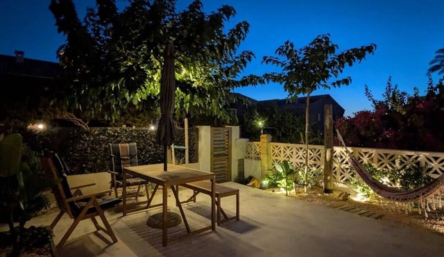Brand new apartment 1min from the sea, terrace and garden