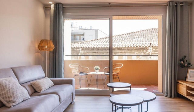 Bravissimo Falcó, 3 bedrooms and balcony