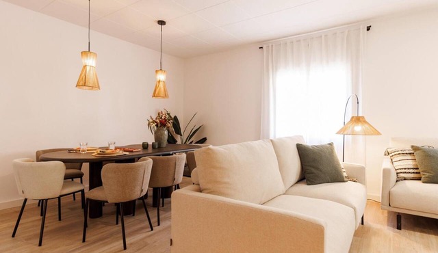 Bravissimo Maragall, very spacious and central