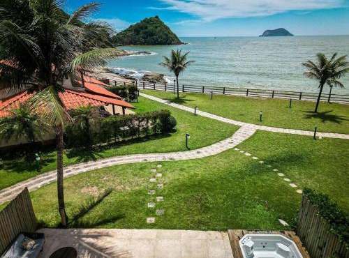 Bz77 Beachfront house with 4 suites! in Búzios