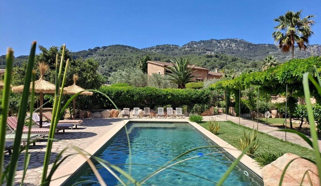 Ca'n Xispa, house with large pool and garden for 8 people in Sóller.