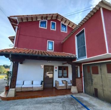 Casa adosada en entorno tranquilo ideal para familias