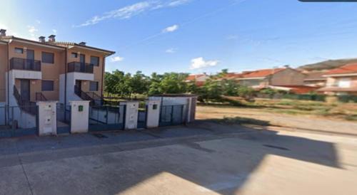 Casa Entre Viñas, jardin privado con piscina comunitaria