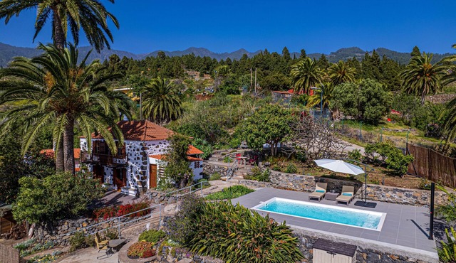 Casa Piedra y Tea: Private Heated Pool and Sea Views