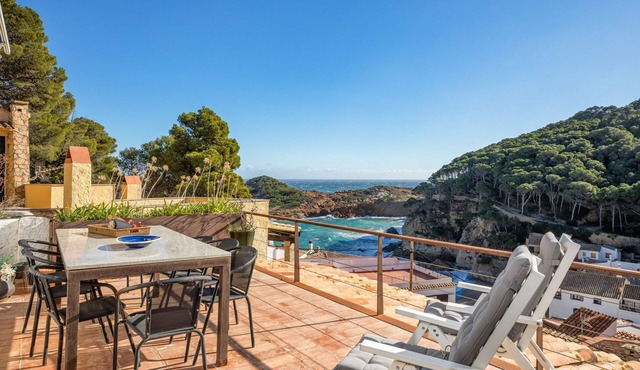 Casa Ses Vaques - Four Bedroom Villa, Sleeps 7