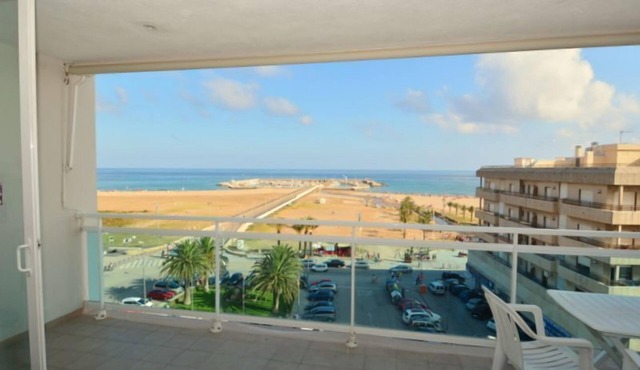 Central apartment on the seafront