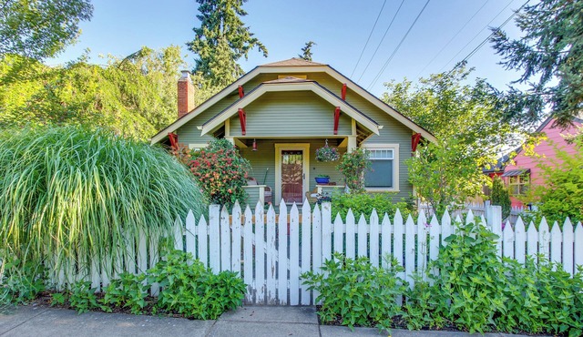 Charming Eugene Vacation Home: 1 Mi to Dtwn! in Eugene