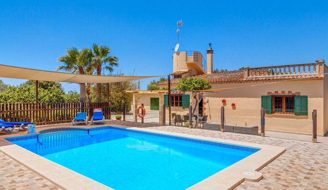 Charming Finca with Pool, Garden, Terrace, Air Conditioning & Wi-Fi
