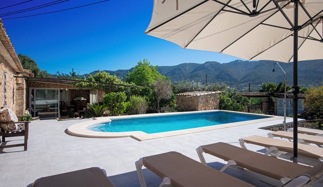 Charming, typical Mallorcan house in Andratx with private pool
